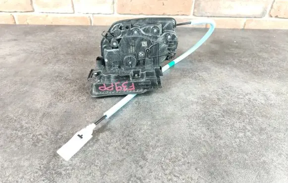 BMW X2 F39 Front door lock 7281934