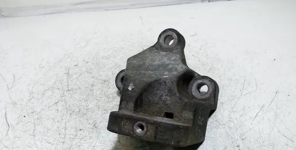 Volvo S60 Engine mounting bracket 9161141