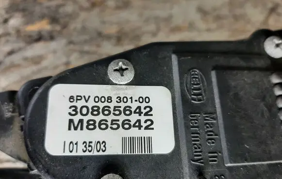 Volvo S40, V40 Accelerator throttle pedal 30865642 M865642