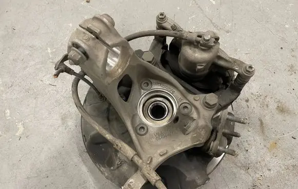 Audi Q3 F3 Front wheel hub 5Q0407257C