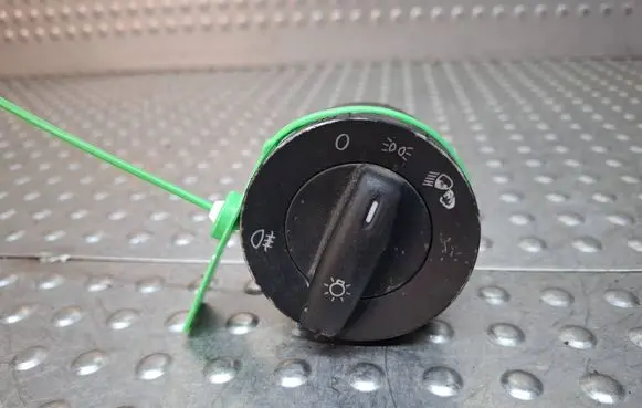 Volkswagen Touran I Light switch S26372858 1T0941431B