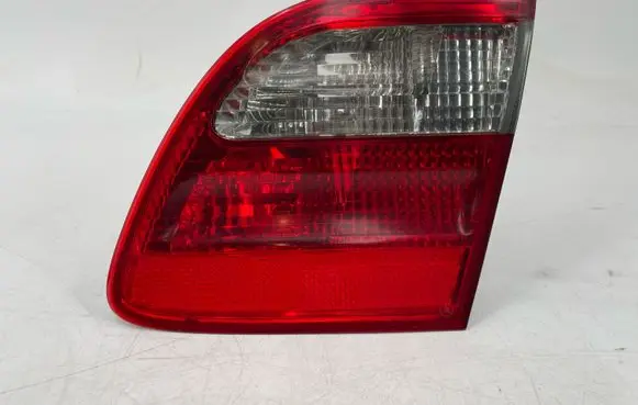 Tailgate rear/tail lights