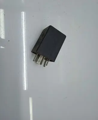 Volkswagen Golf III Window wiper relay 321955531A