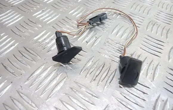 Steering wheel buttons/switches