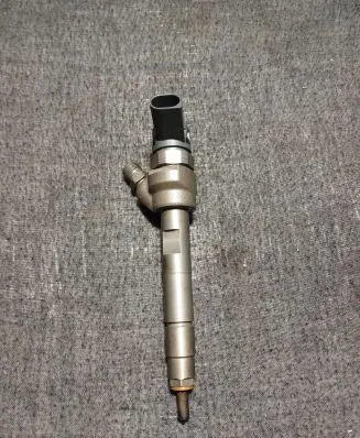 BMW X5 F15 Fuel injector 0445110617