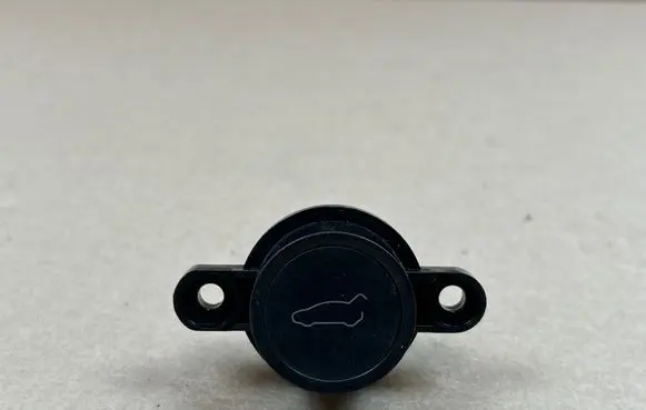 Tesla Model Y Tailgate/boot open switch button 150190700C