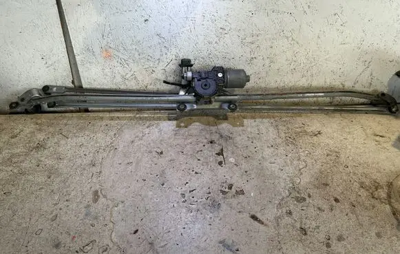 Opel Meriva B Wiper motor 0390243009