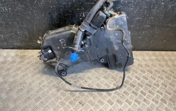 Volkswagen Transporter - Caravelle T6 AdBlue liquid reservoir 7E0131877D