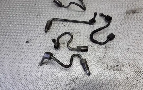 Mazda 6 Fuel injector supply line/pipe 