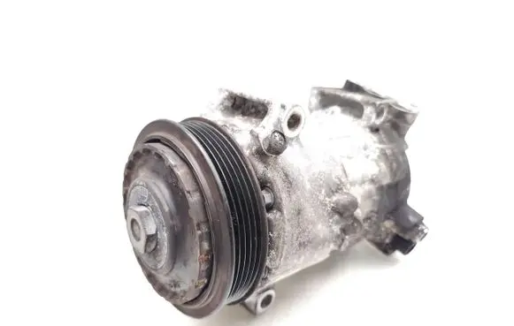 Toyota RAV 4 (XA40) Air conditioning (A/C) compressor (pump) 447250-0412