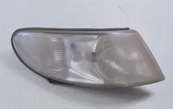 Saab 900 Front indicator light