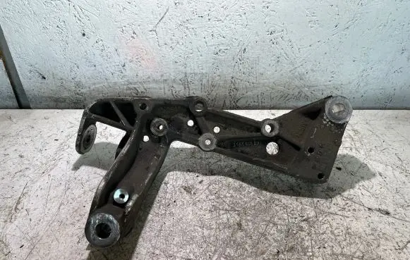 Volkswagen Touran II Engine mounting bracket 1K0199295E
