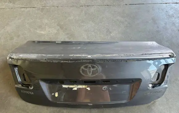 Toyota Avensis T270 Tailgate/trunk/boot lid 6440105080