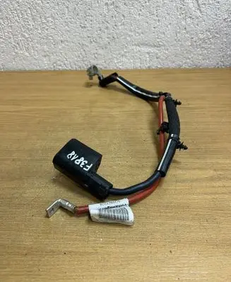Volkswagen PASSAT B8 Positive cable (battery) 5Q0971228 F3818