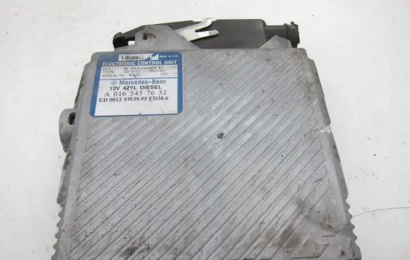 Mercedes-Benz E W210 Engine control unit/module A0165457632