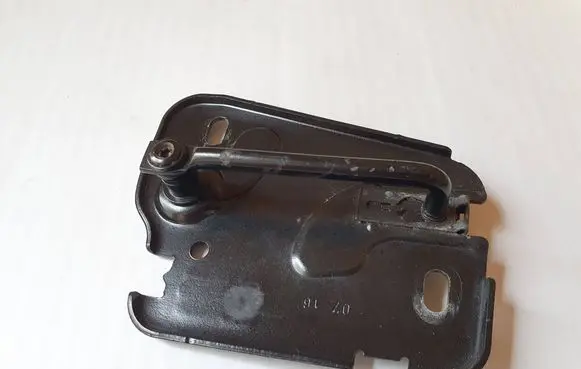 Audi A3 S3 8V Engine bonnet/hood lock/latch loop/hook 8V0823186B