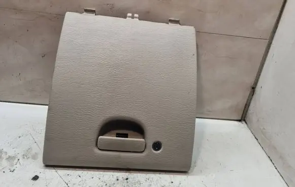 Chrysler PT Cruiser Glove box SD02TRMAA