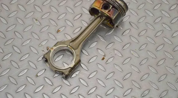 Porsche Cayenne (9PA) Piston 021E
