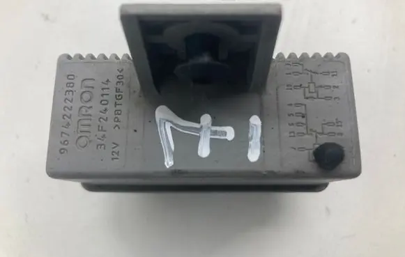 Peugeot 3008 I Glow plug pre-heat relay 9674222380