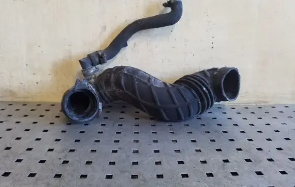Audi A6 S6 C4 4A Turbo air intake inlet pipe/hose 4A0145747A 046103221A