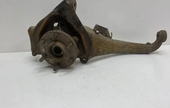 Nissan Navara D40 Front wheel hub