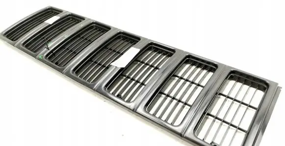Jeep Cherokee III KJ Front bumper upper radiator grill 2612040