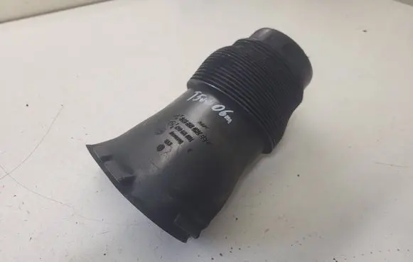 Volkswagen Multivan T5 Air intake duct part 7H0129647 7H0129578