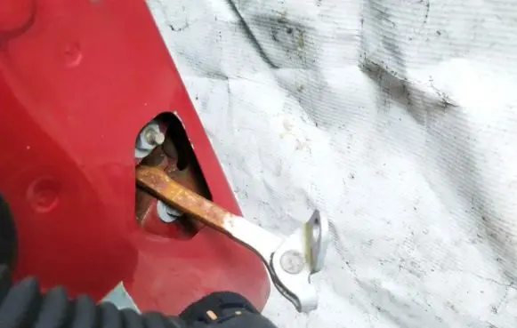 Peugeot 406 Rear door check strap stopper