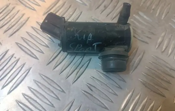 KIA Sportage Windscreen/windshield washer pump 985102S000