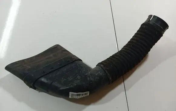 Air intake hose/pipe