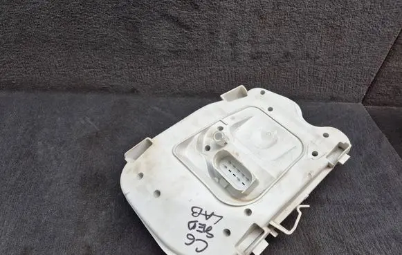 Audi A6 S6 C6 4F Tail light bulb cover holder 4F594522C 436072R