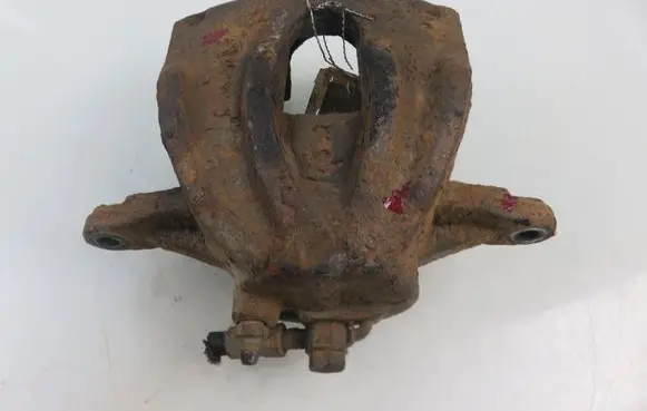 Toyota Avensis T250 Front brake caliper 