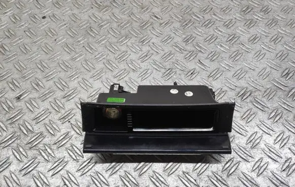 Volkswagen PASSAT B7 Cigarette lighter 3C08632834K
