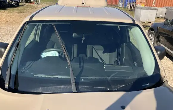 Jeep Renegade Front windscreen/windshield window DG9929