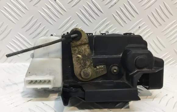 Peugeot 607 Front door lock