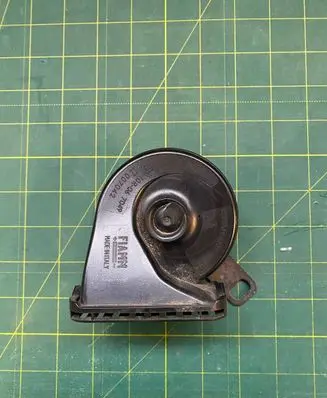 Land Rover Discovery Sport Horn signal K8D213801AA LR115050 K8D2-13801-AA
