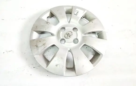 Toyota Yaris R16 wheel hub/cap/trim A26020D060