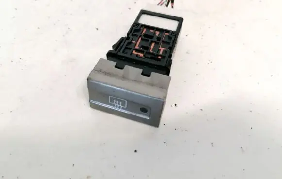 Nissan X-Trail T30 Windscreen/window heater switch 06016