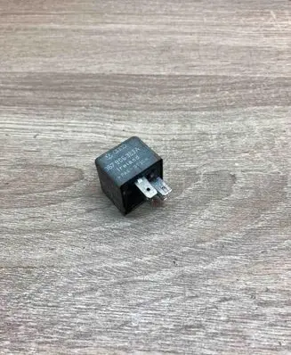 Volkswagen PASSAT B4 Other relay 357906383A 135