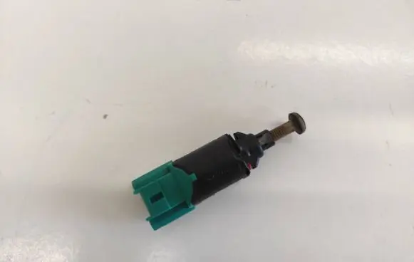 Peugeot 407 Brake pedal sensor switch 9650688480