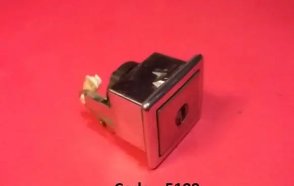 Renault 21 Tailgate exterior lock 5189