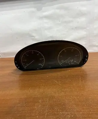Mercedes-Benz Vito Viano W639 Speedometer (instrument cluster) 1042992 D3743