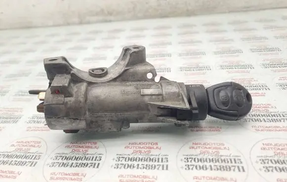 Volkswagen PASSAT B5 Ignition lock 4B0905851A