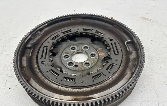 Volkswagen Golf Sportsvan Flywheel 04E105266K