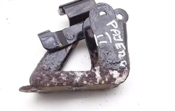 Mitsubishi Pajero Seat back rest lock catch 