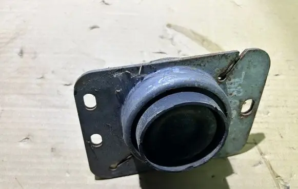 Renault Trafic II (X83) Engine mount vacuum valve 