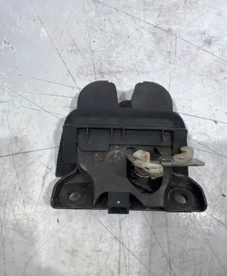 Audi A6 S6 C5 4B Tailgate/trunk/boot lock/catch/latch 4B9827505M