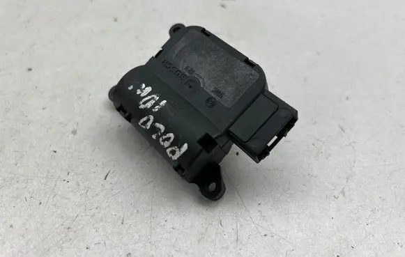 Volkswagen Polo V 6R Air flap motor/actuator 0132801357