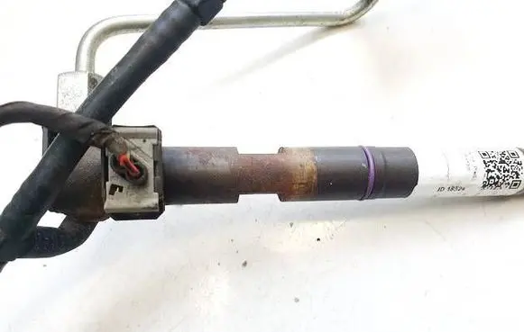Hyundai ix20 Fuel injector 28235143 338002A760