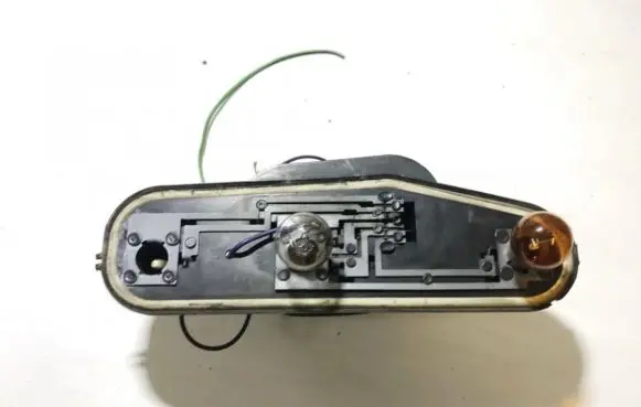 Renault Espace III Tail light bulb cover holder